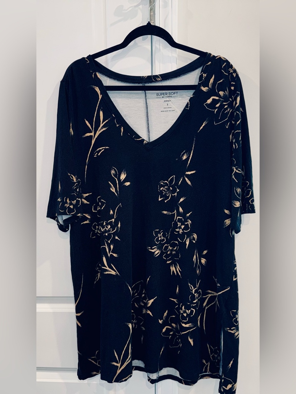 Torrid Black Super Soft Floral V-Neck Tunic Top